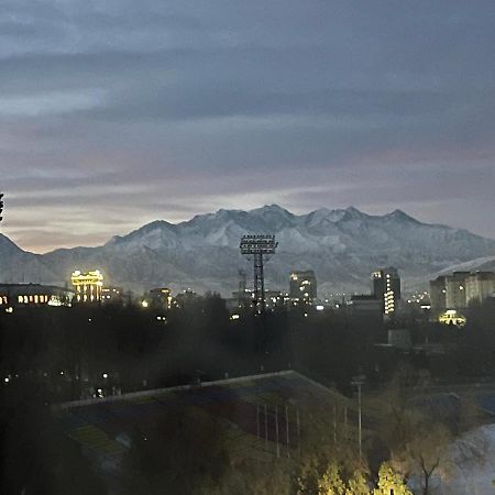 Logvinenko apartment Bishkek Esterno foto