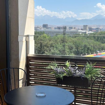 Logvinenko apartment Bishkek Esterno foto