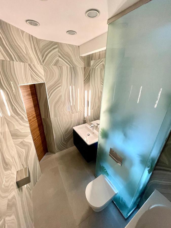 Logvinenko apartment Bishkek Esterno foto