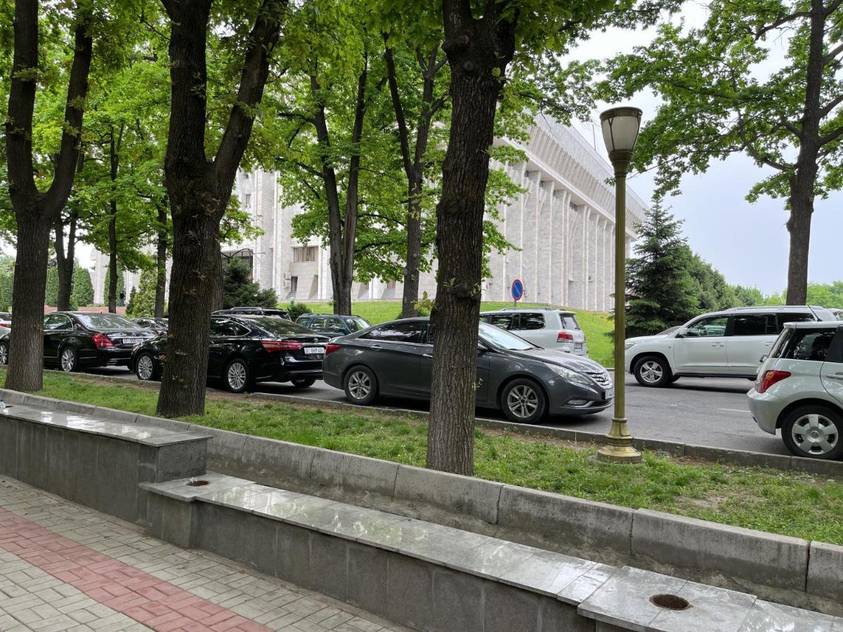 Logvinenko apartment Bishkek Esterno foto