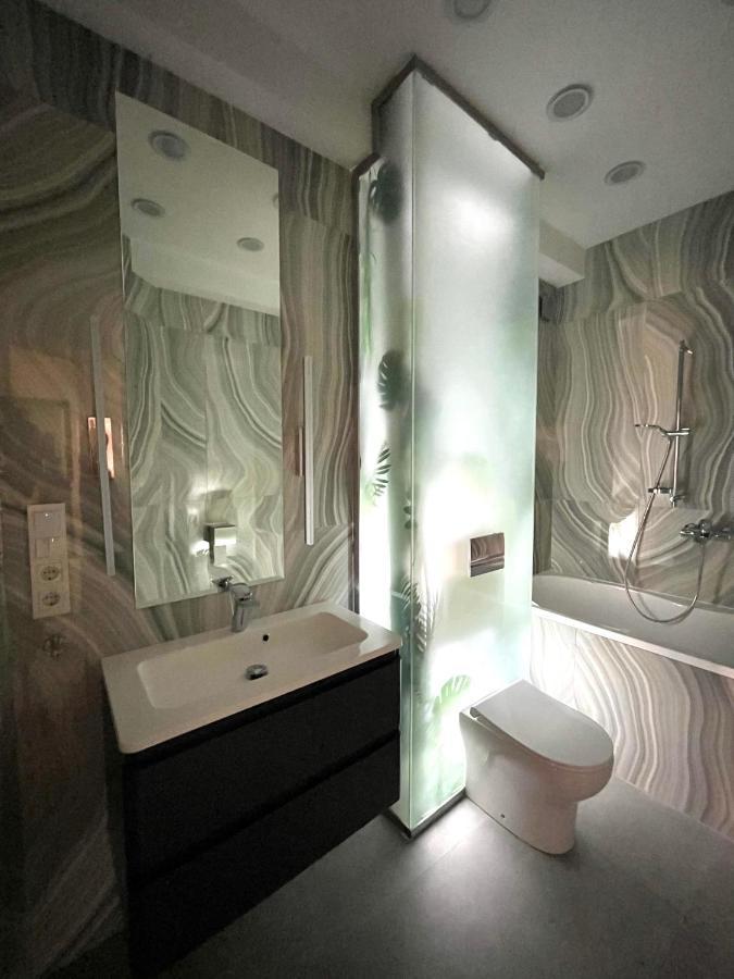 Logvinenko apartment Bishkek Esterno foto