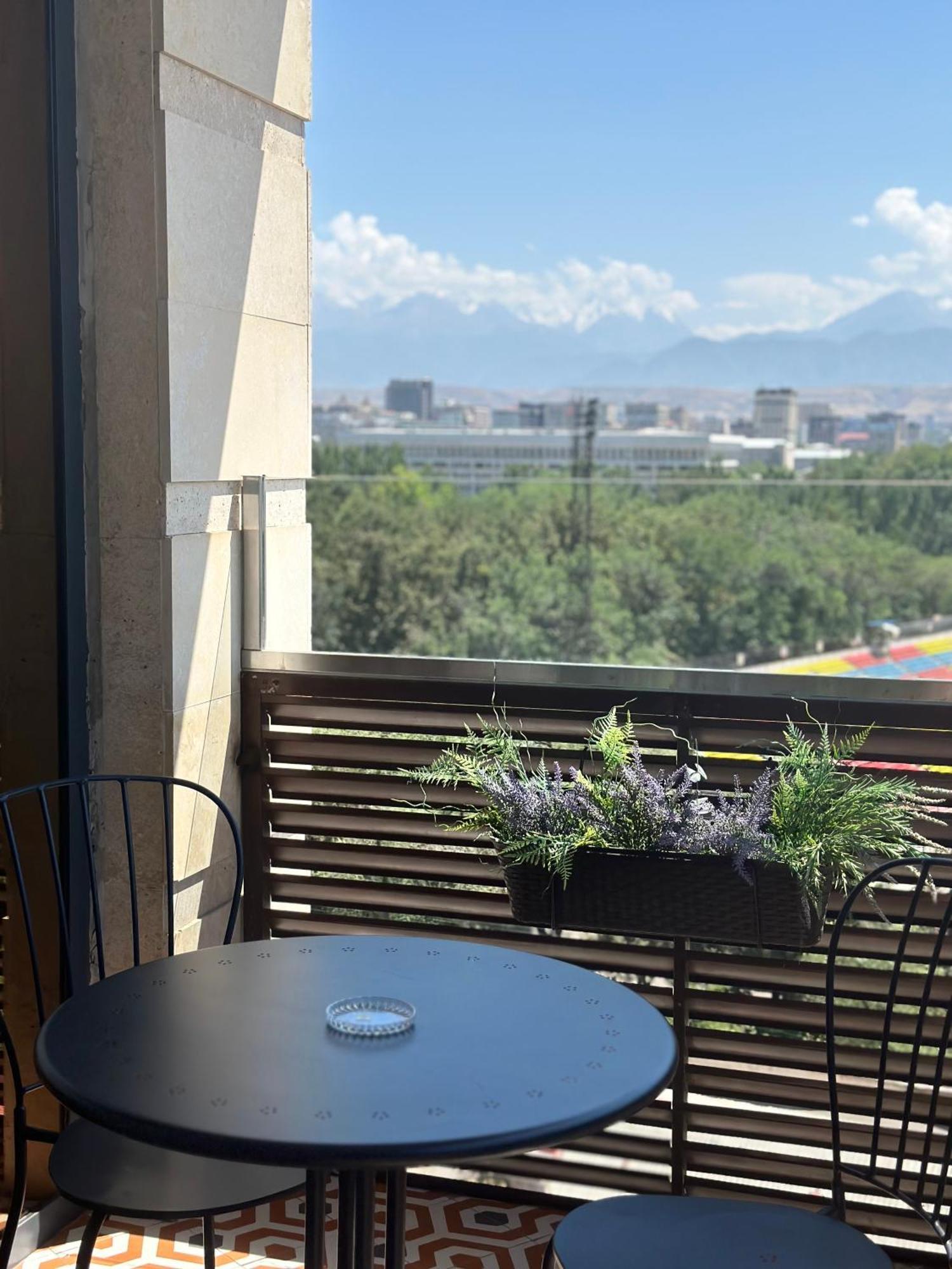 Logvinenko apartment Bishkek Esterno foto